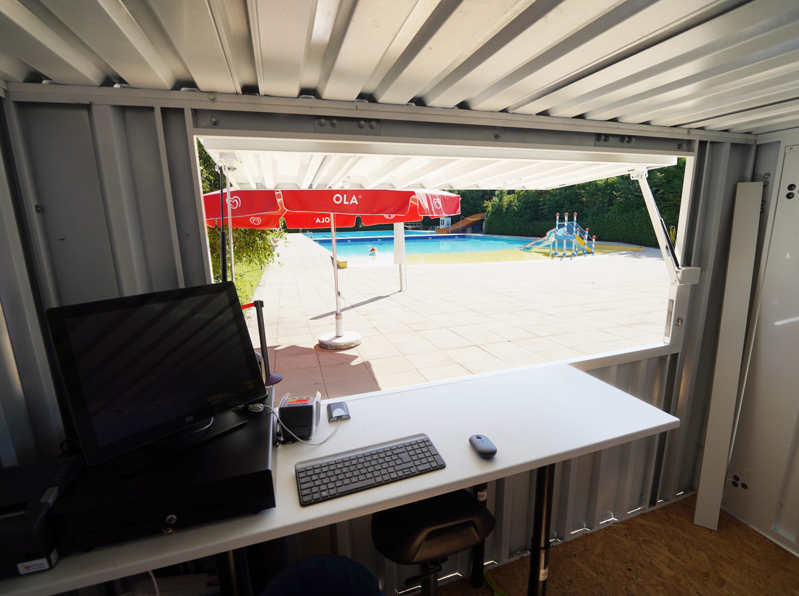 Restaurante Contenedor XL 6×2 metros Negro