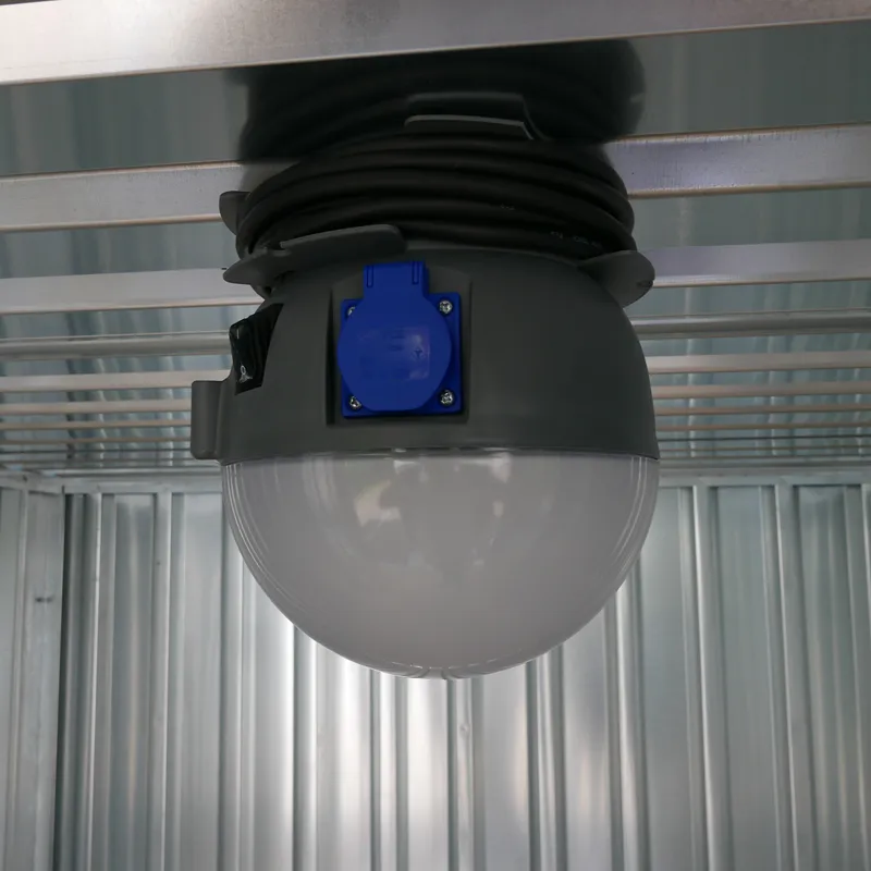 Lampara con 2 puntos de energia electrica