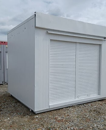 Contenedor Comercial 300×350 Con Persianas Frontales Divididas + Puerta Trasera
